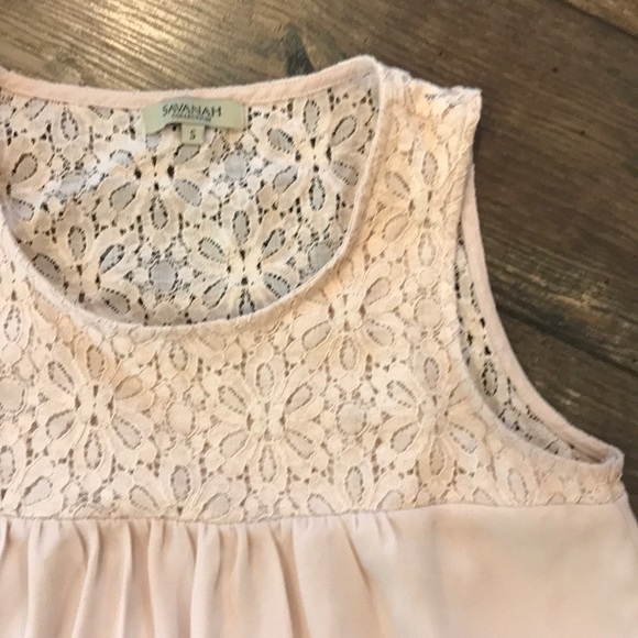 Blush Lace Top - Picture 2 of 4